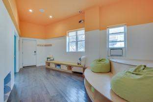 3247 S Oakley Ave - Photo 1 of 1