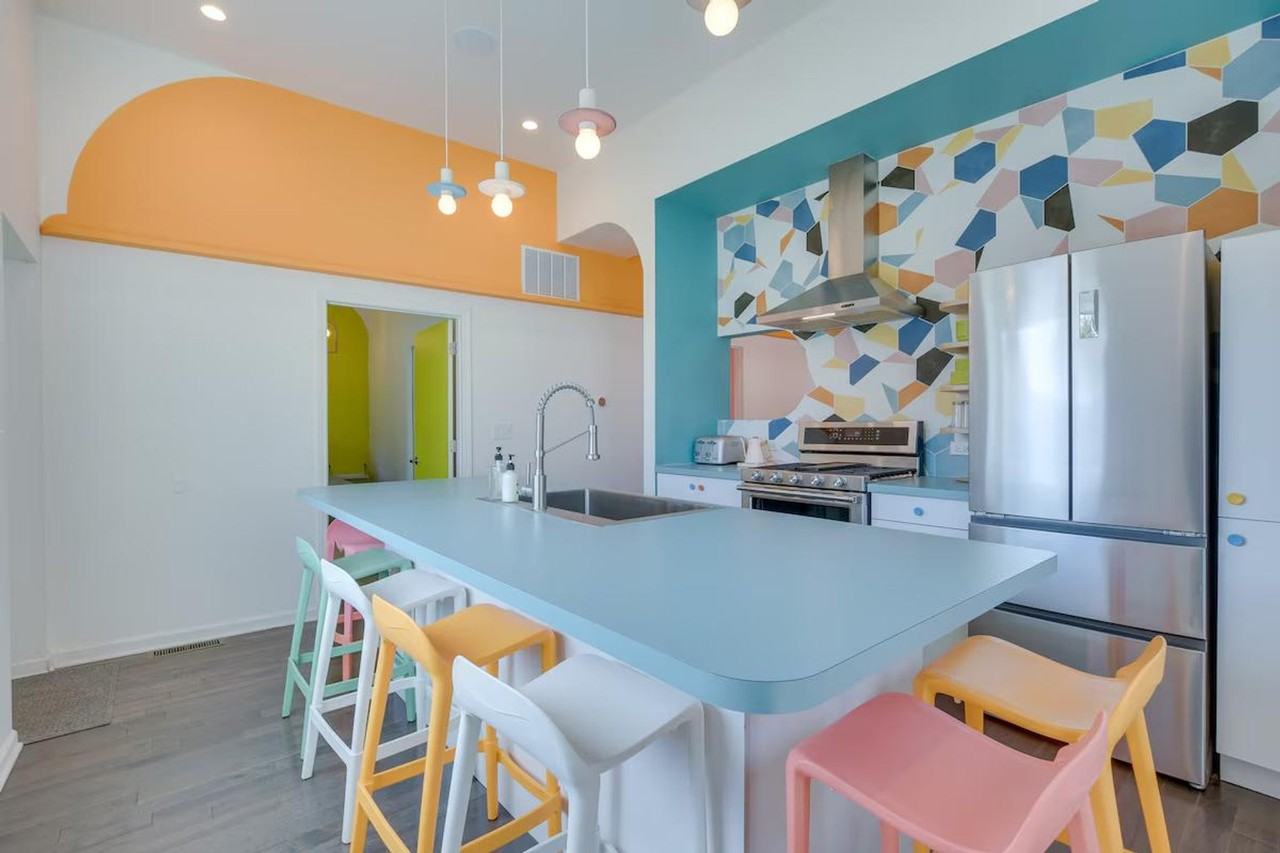 3247 S Oakley Ave #1306251P - Photo 2 of 31