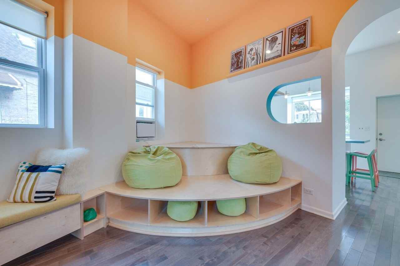 3247 S Oakley Ave #1306251P - Photo 3 of 31