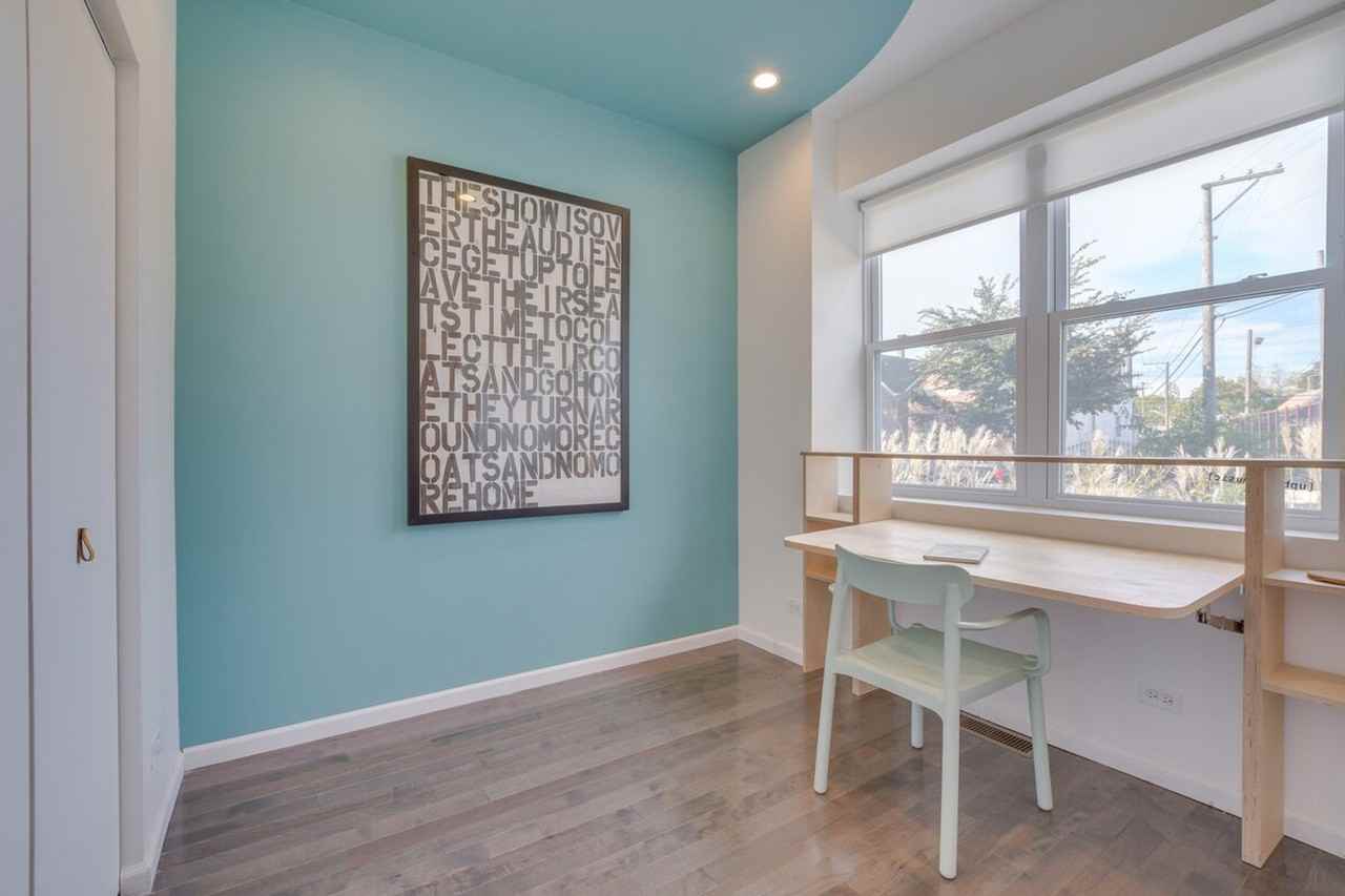 3247 S Oakley Ave #1306251P - Photo 4 of 31