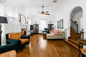 featured image of 414 Lake Shore Dr