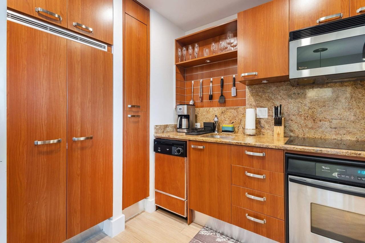 1395 Brickell Bay Dr #1328101P - Photo 6 of 38