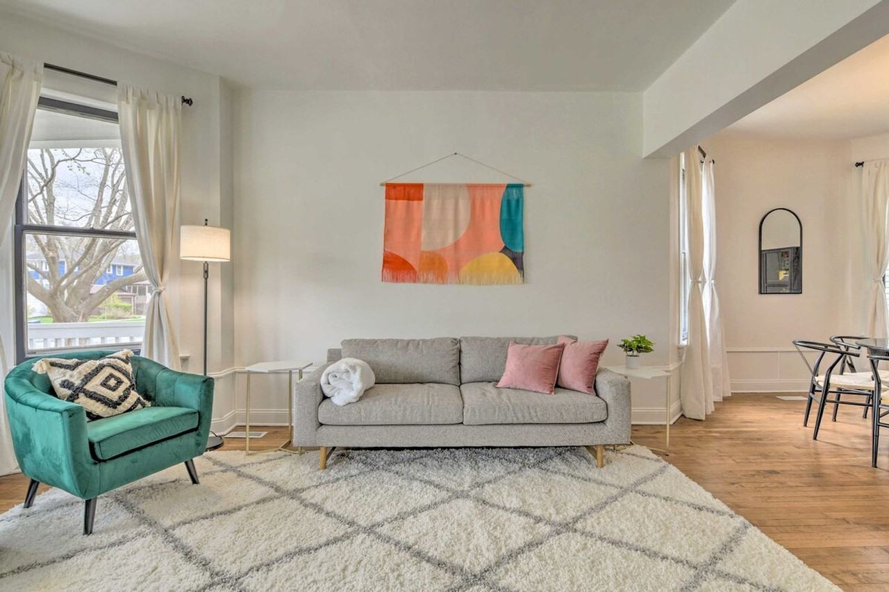 1129 Augusta St #1306409P - Photo 4 of 27