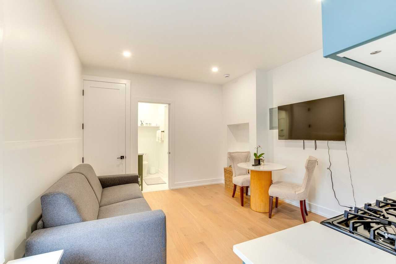 1032 Mclean Ave #1300407P - Photo 5 of 24