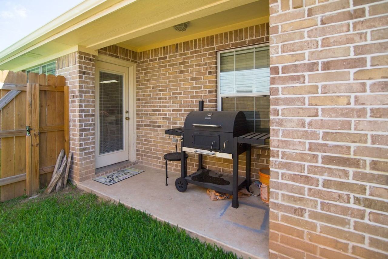 214 Sterling Street #1328049P - Photo 7 of 26