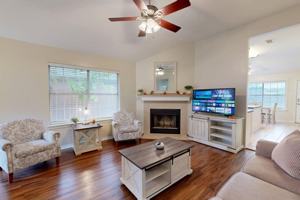 featured image of 810 Camellia Court