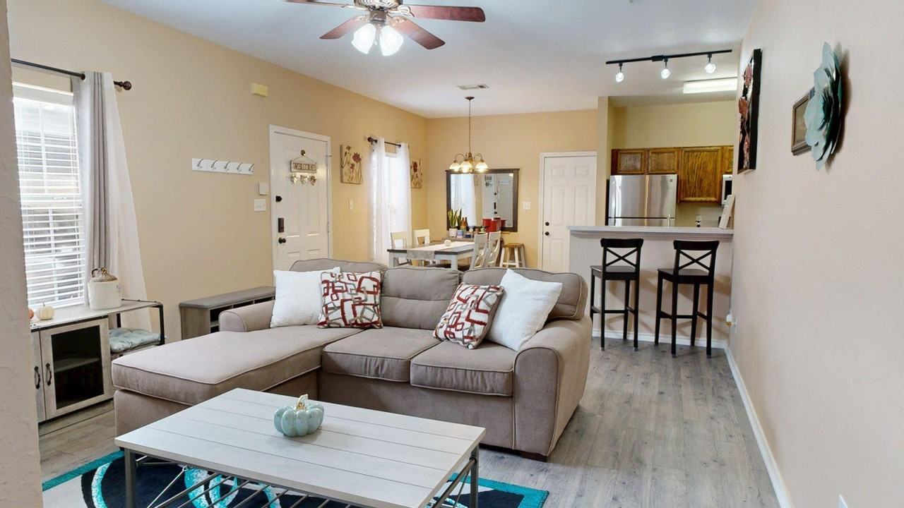 602 Townplace Dr #1328092P - Photo 4 of 28