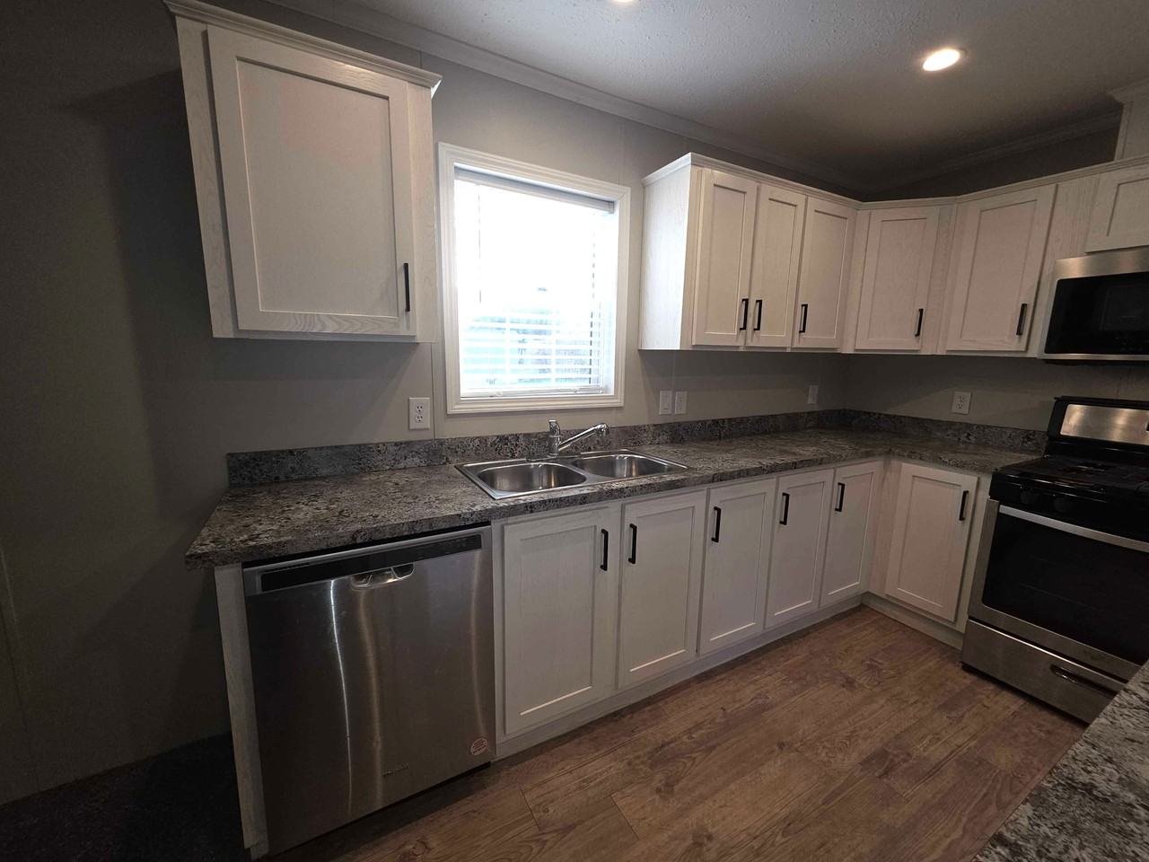 3653 Pinoak St #885 - Photo 5 of 29