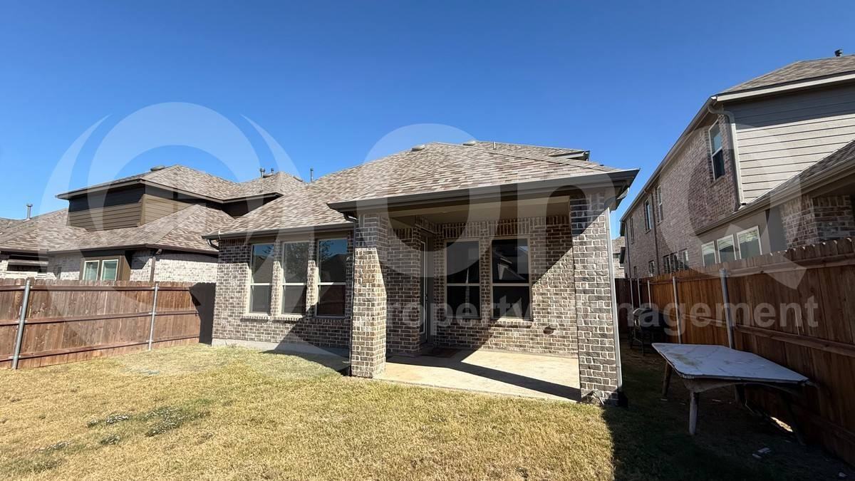 216 Haystack Dr - Photo 2 of 10