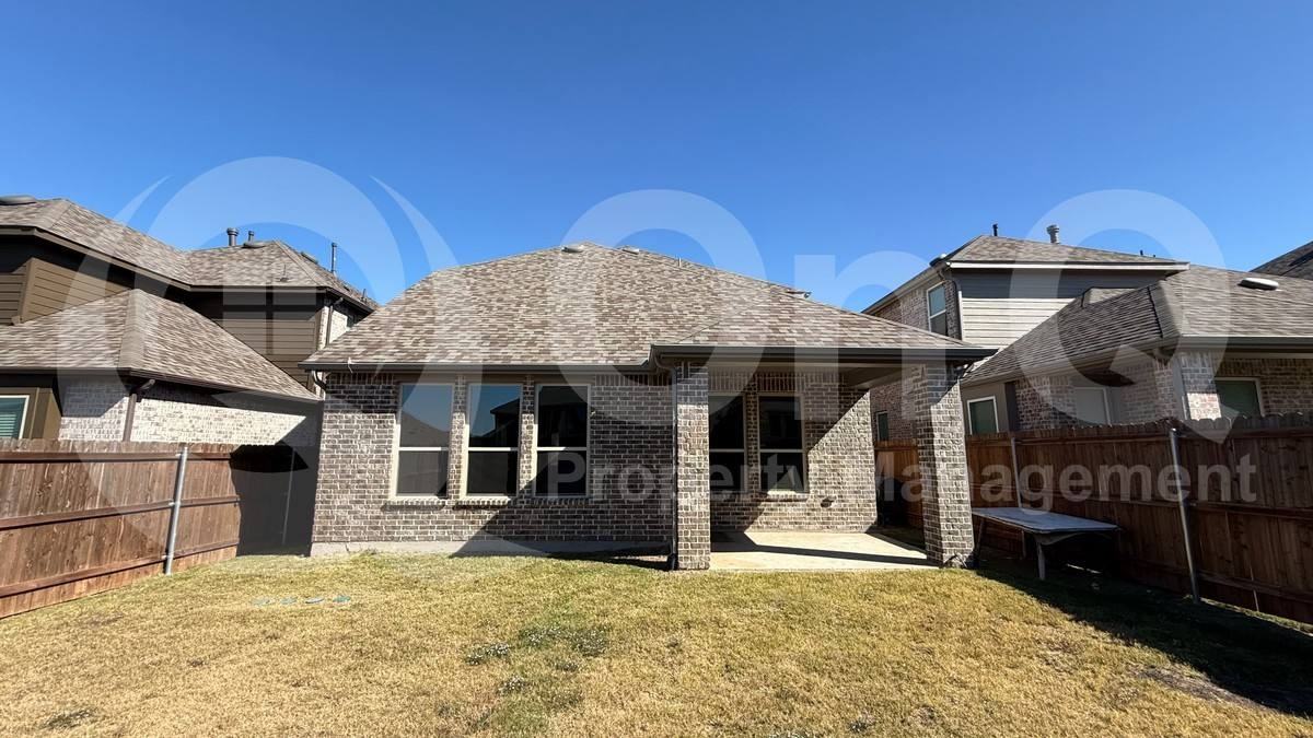 216 Haystack Dr - Photo 3 of 10