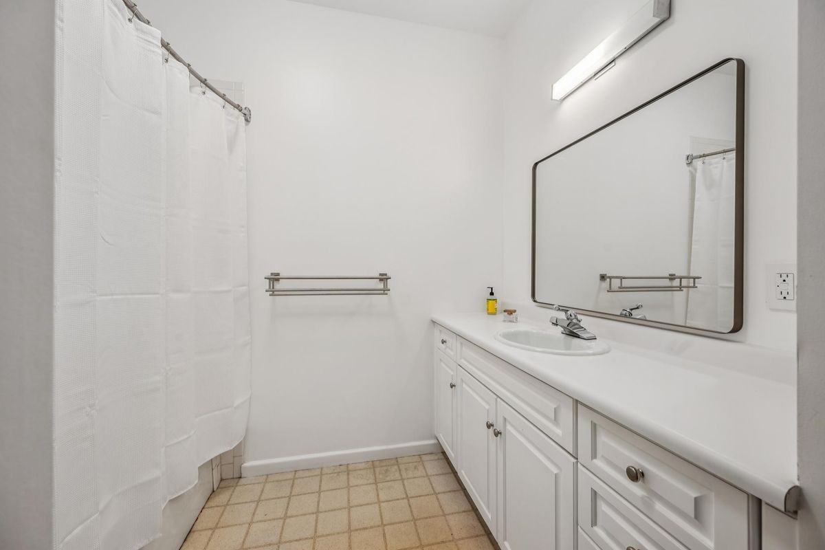 103 Belvedere St - Photo 2 of 13