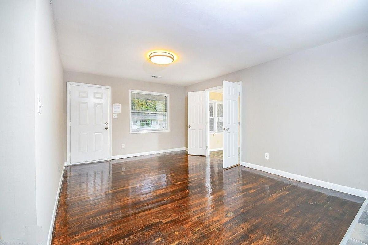 185 Oak Dr - Photo 3 of 14