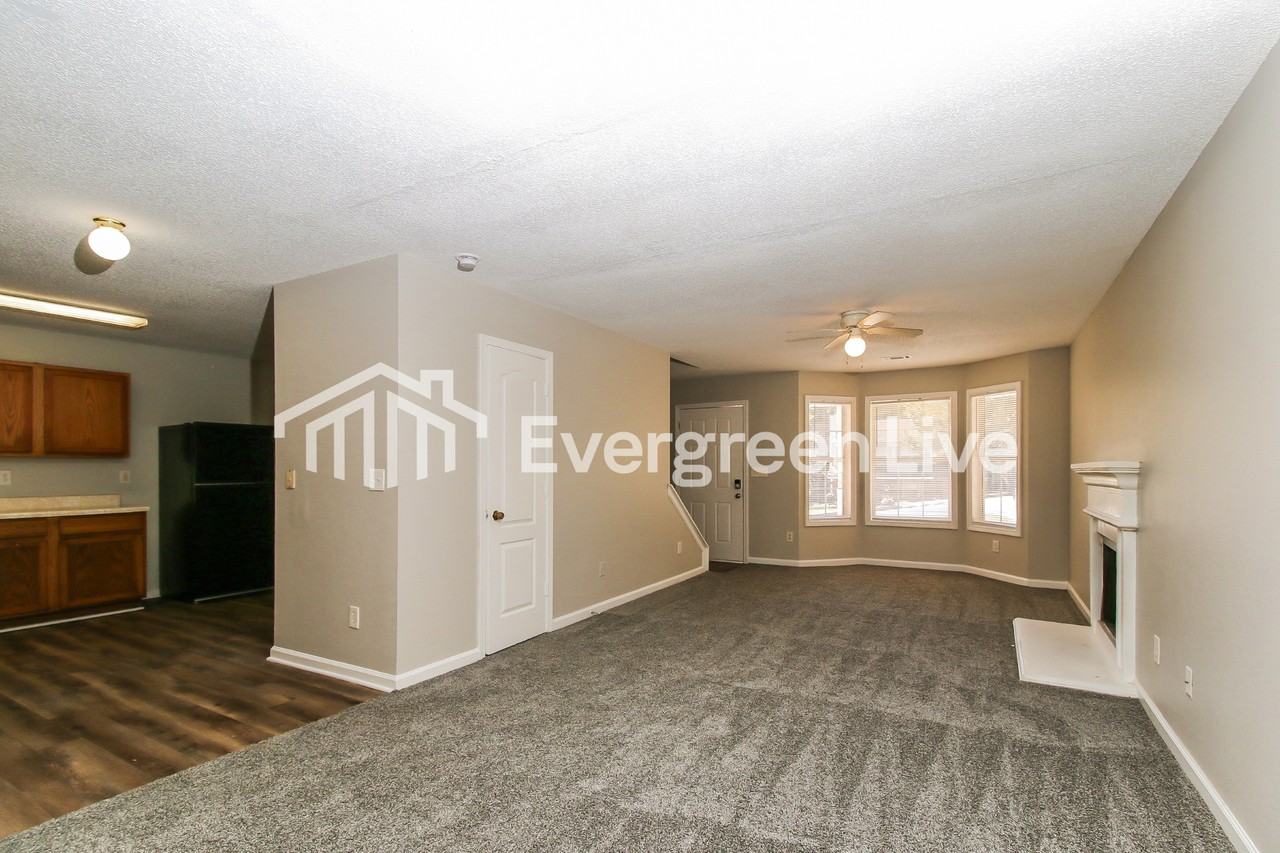 3920 Cypress Pointe Dr - Photo 4 of 16