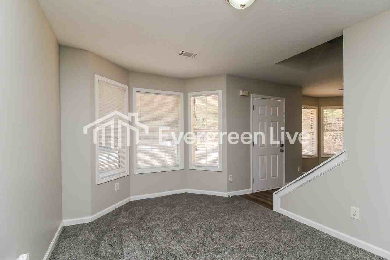 3920 Cypress Pointe Dr - Photo 5 of 16