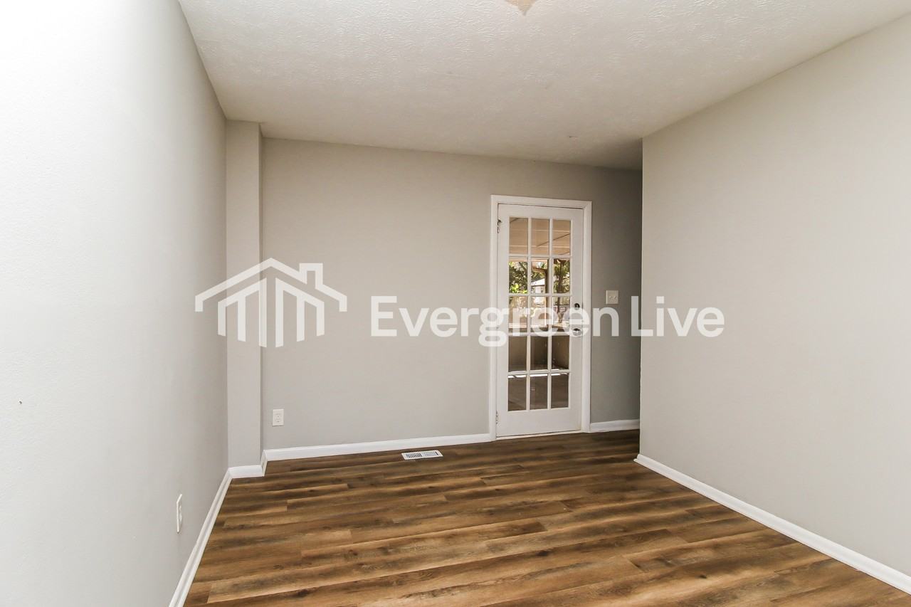 245 Hummingbird Way - Photo 5 of 16
