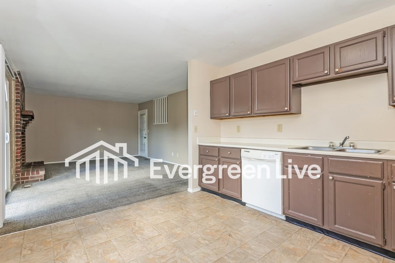 6500 Loblolly Dr - Photo 7 of 16