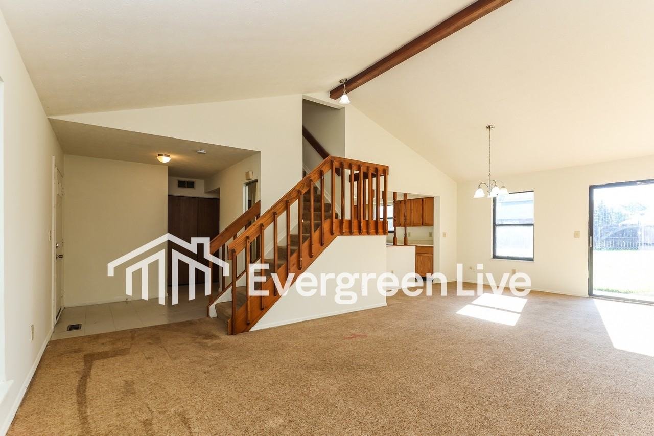 8828 Trowbridge Way - Photo 4 of 16