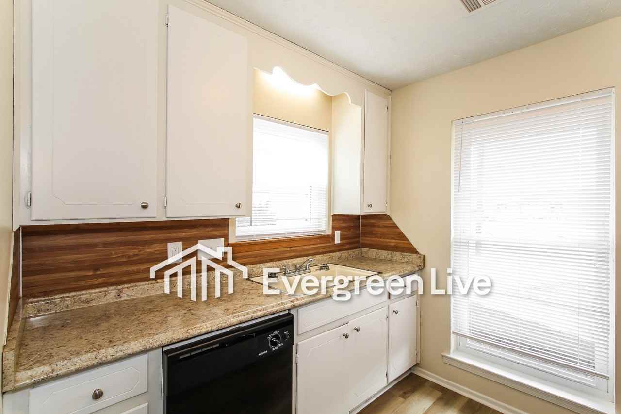 4201 Spring Park Ct - Photo 7 of 16