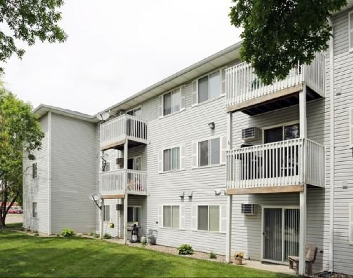 Centennial Place Apartments - Photo 4 of 12