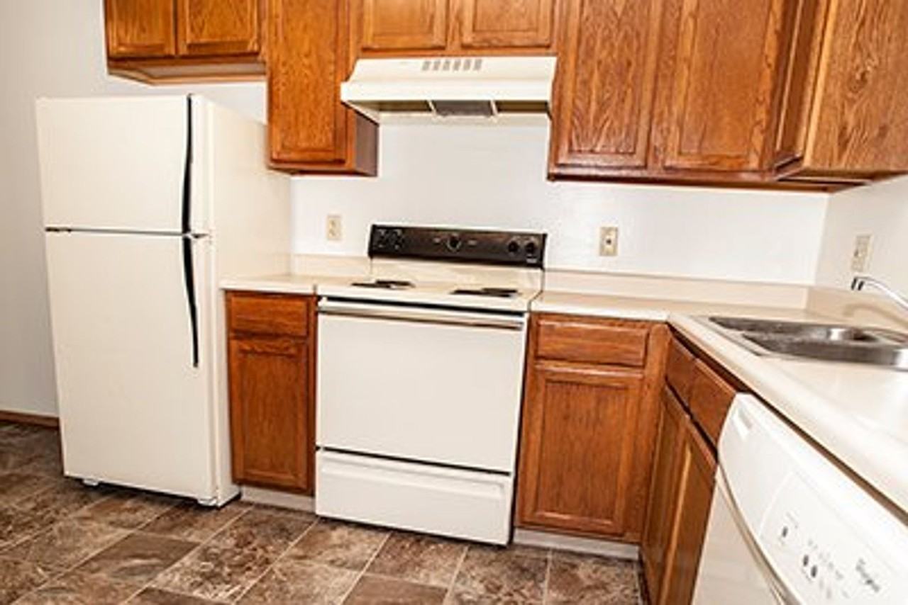 Centennial Place Apartments - Photo 6 of 12