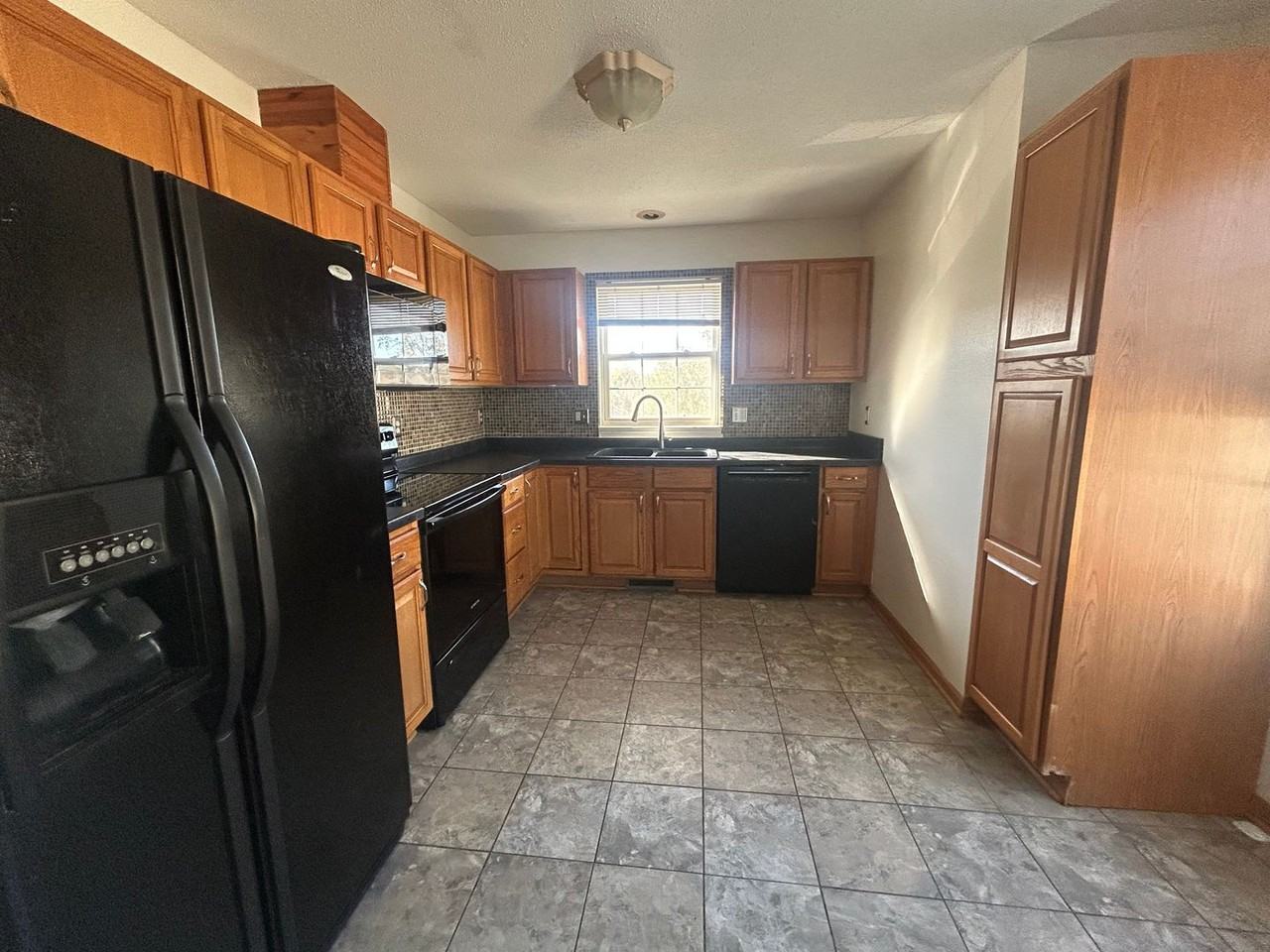 2300 Catskill Ct - Photo 5 of 18