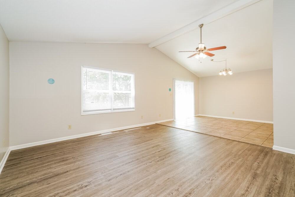 451 Meadowlark Dr - Photo 3 of 16