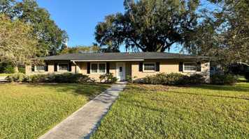 featured image of 4829 Nw 40th Ter