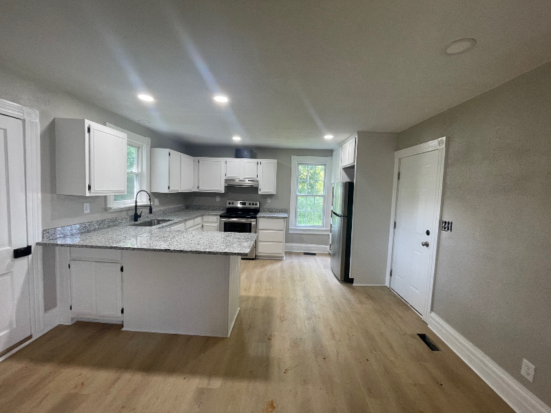 412 W 12th St - Photo 2 of 6