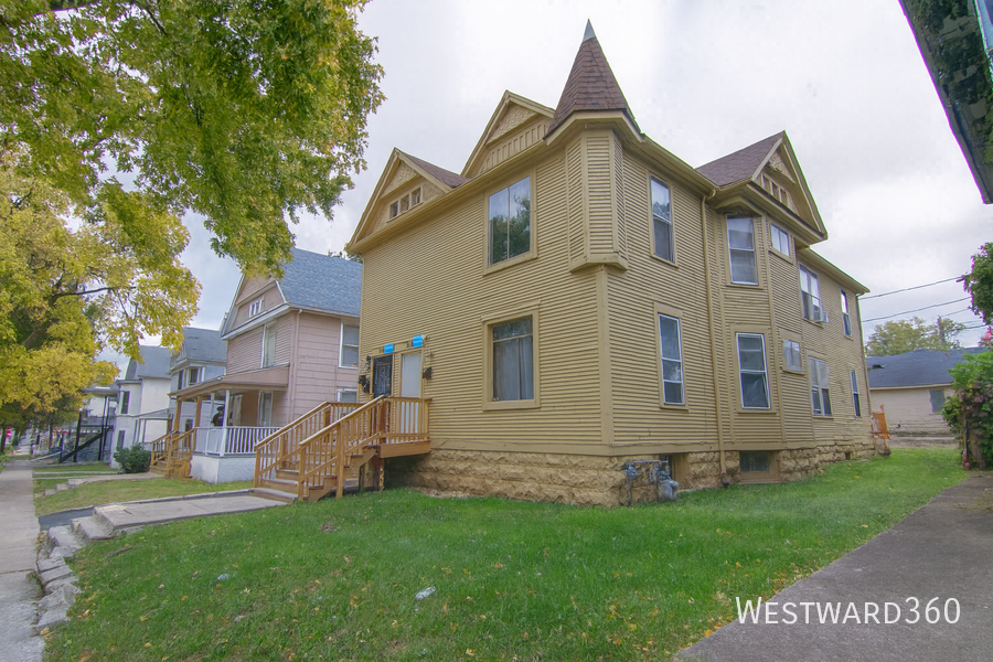 216 N Hickory St #2F - Photo 2 of 10