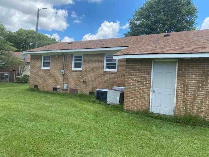 109 Jeffery St - Photo 2 of 10