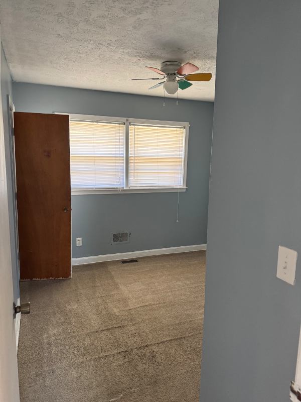 109 Jeffery St - Photo 6 of 10