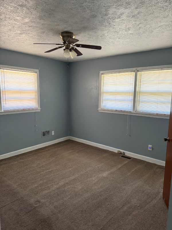 109 Jeffery St - Photo 7 of 10