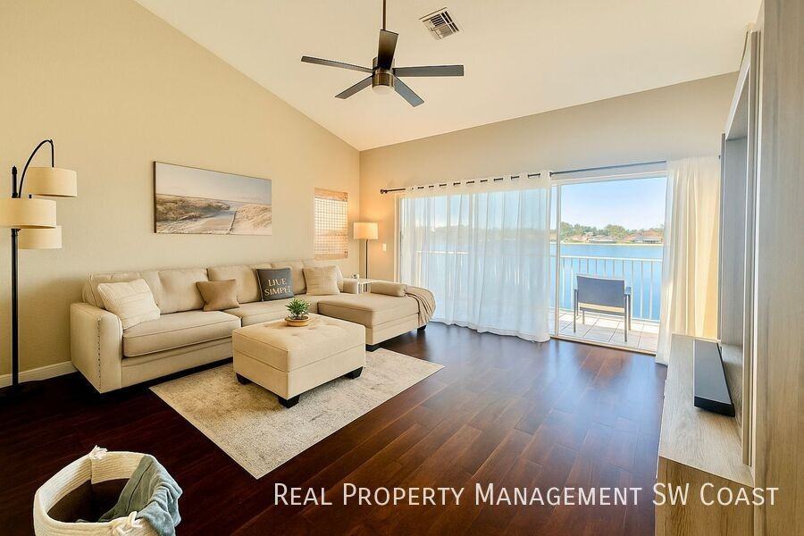 541 Windsor Sq #201 - Photo 2 of 15