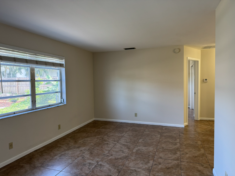 1610 Shirley Ct #2 - Photo 4 of 10