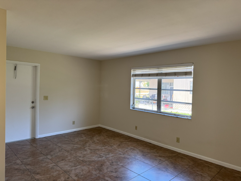 1610 Shirley Ct #2 - Photo 5 of 10