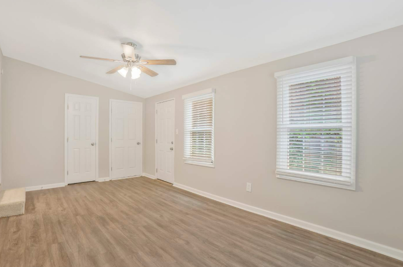 2158 Amber Pl Nw #2nd - Photo 2 of 11