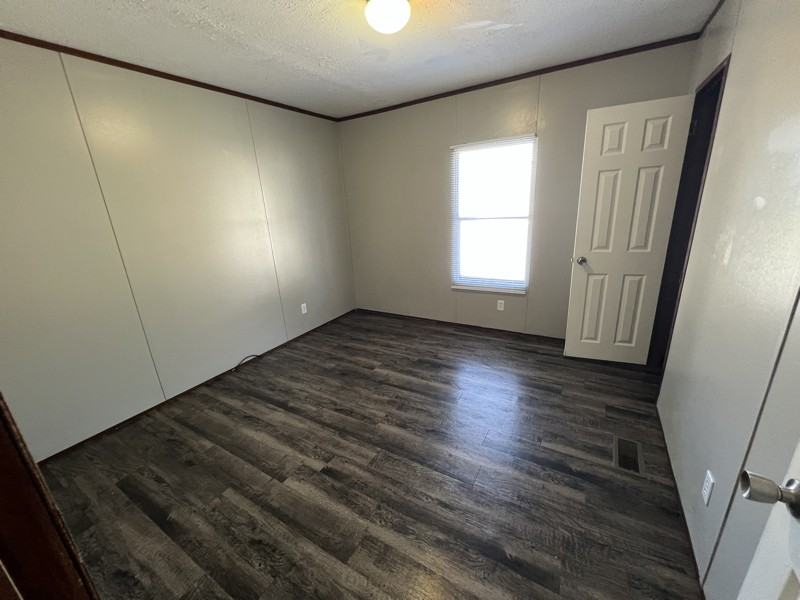 31 Locust St - Photo 5 of 8