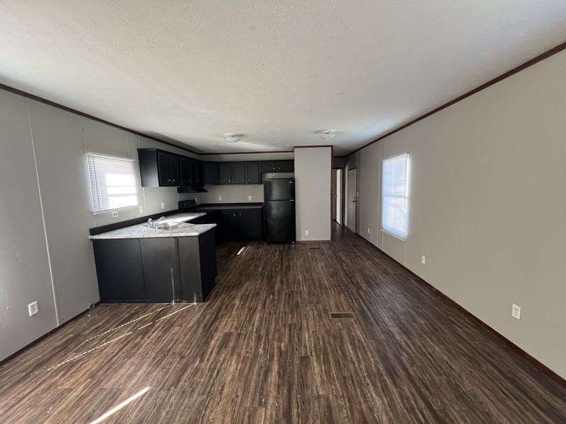 137 Burch St - Photo 5 of 10