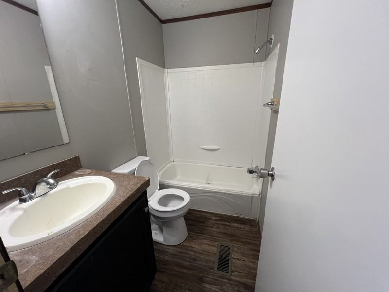 137 Burch St - Photo 7 of 10