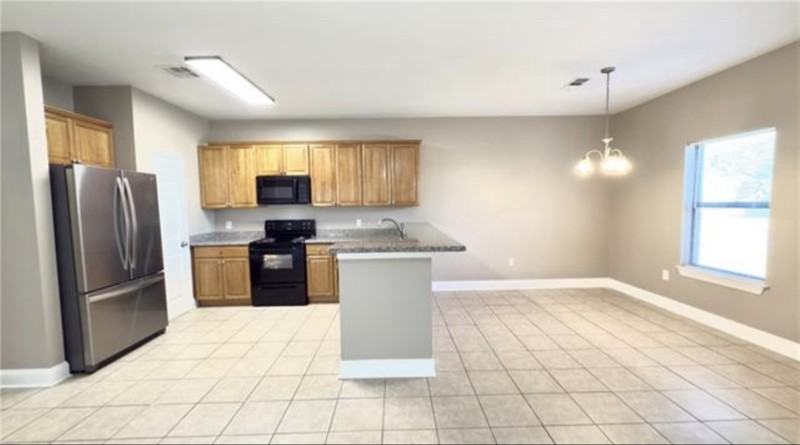 126 Pear St #A - Photo 2 of 13