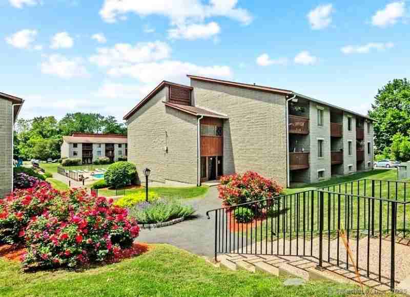 26 Prospect St - Photo 3 of 20