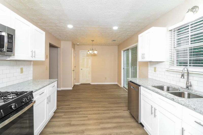 1304 Maddison Ave - Photo 2 of 7