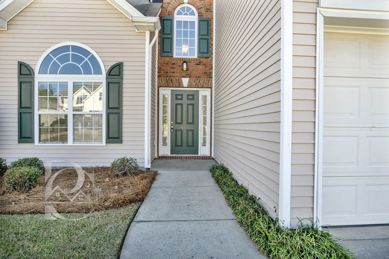 211 Pinebluff Ct - Photo 3 of 43