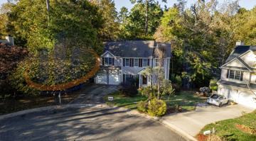 featured image of 15 Woodcliff Cir