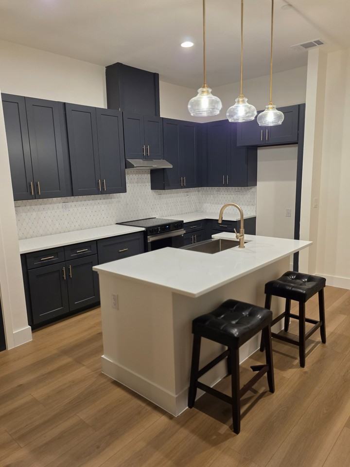 10899 South Hausman Road #105