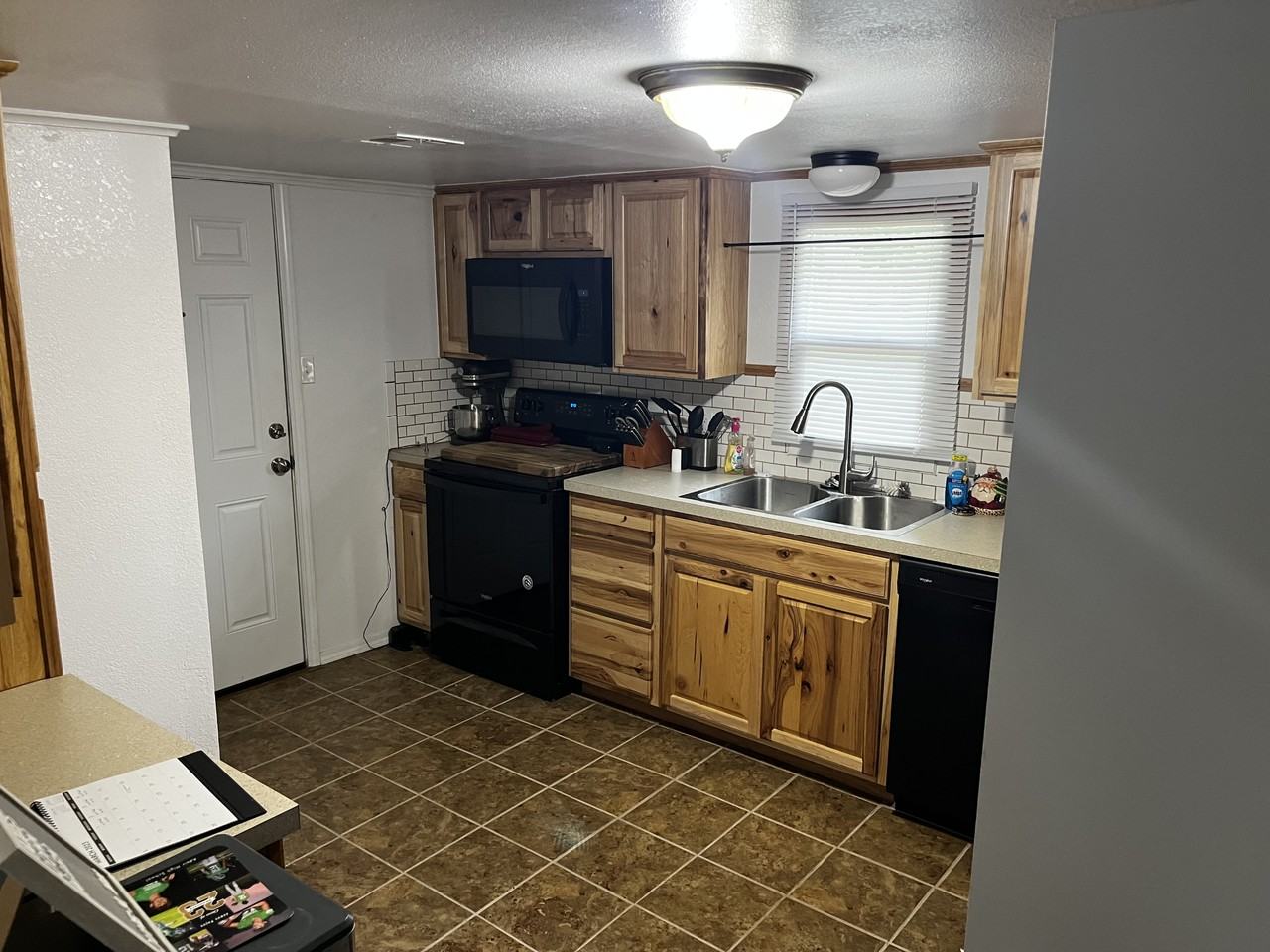 1115 N Sioux Ave #NA - Photo 3 of 13