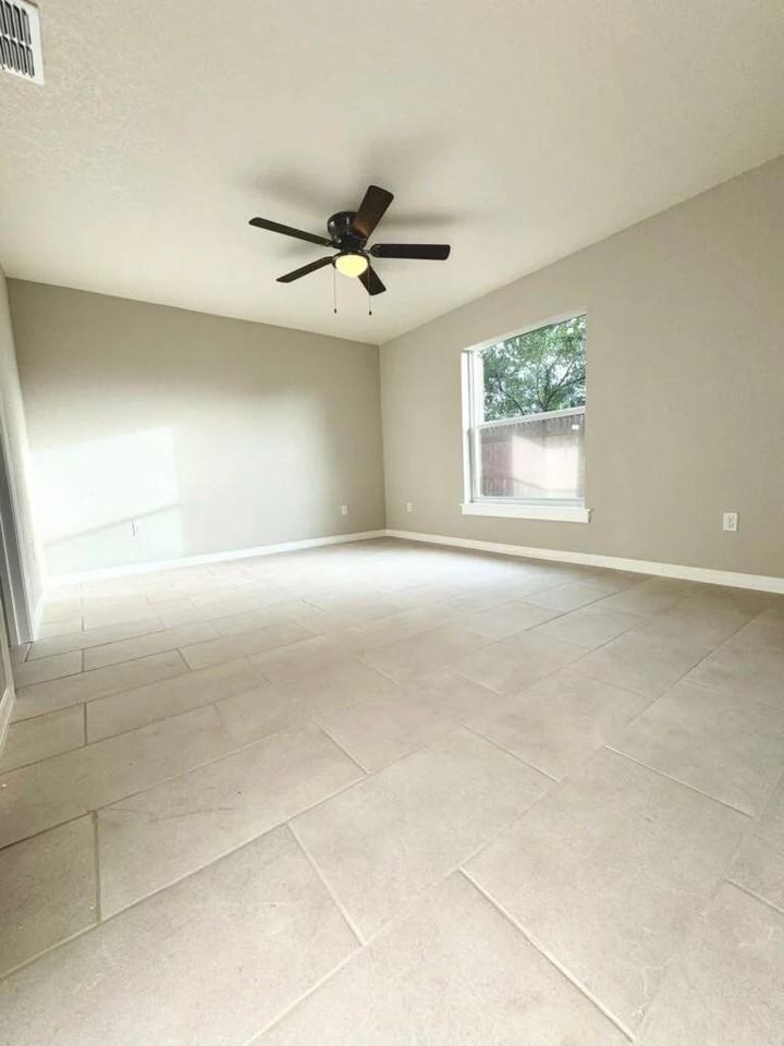 827 N Florence Ave #NA - Photo 4 of 10