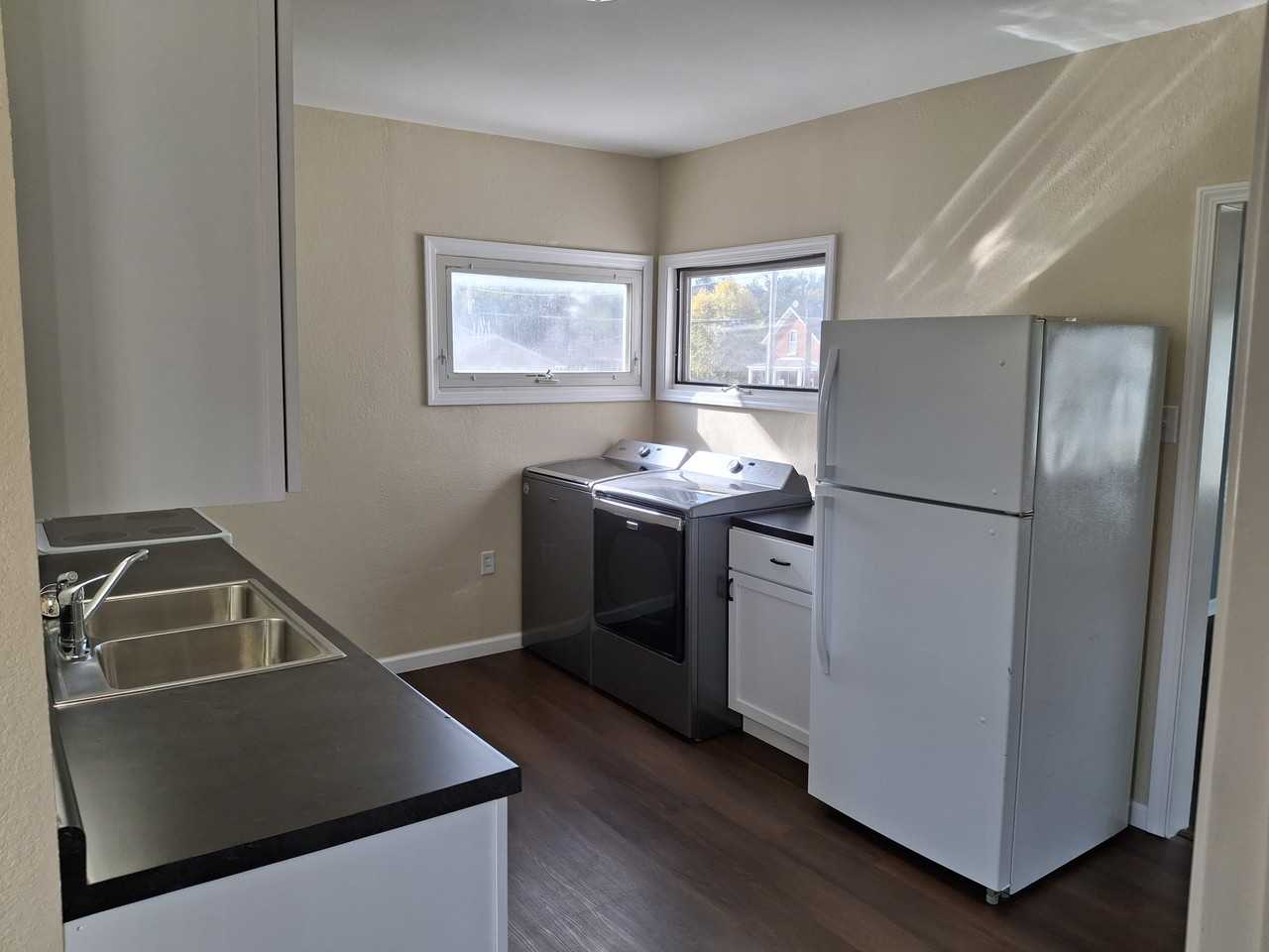 707 Davis St #707 - Photo 2 of 10