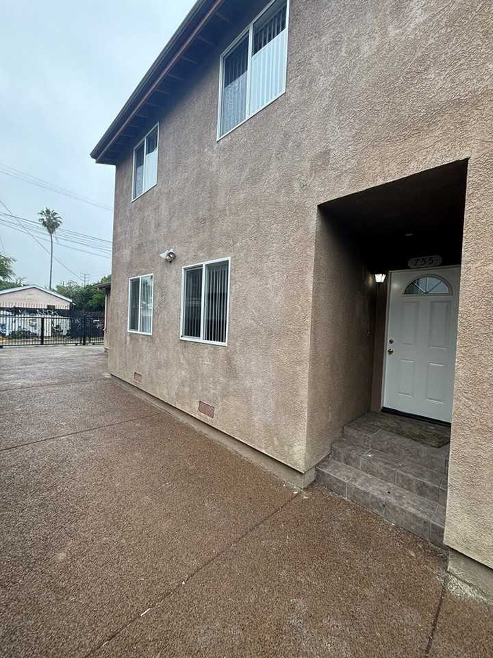 755 East 76th Place - Photo 2 of 15