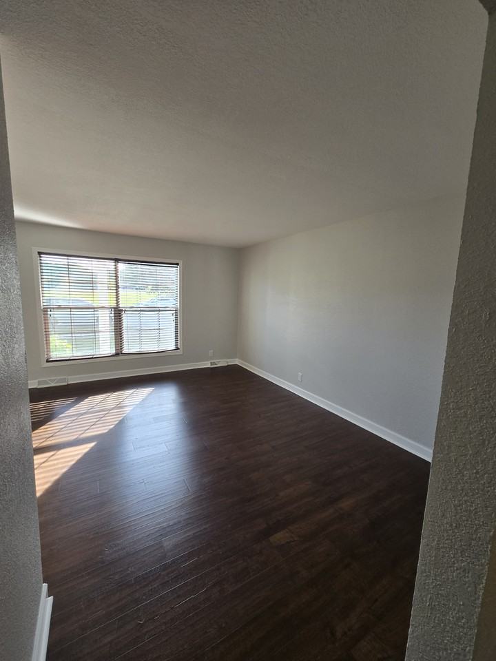 5841 S Illinois Ave #5841 - Photo 3 of 13